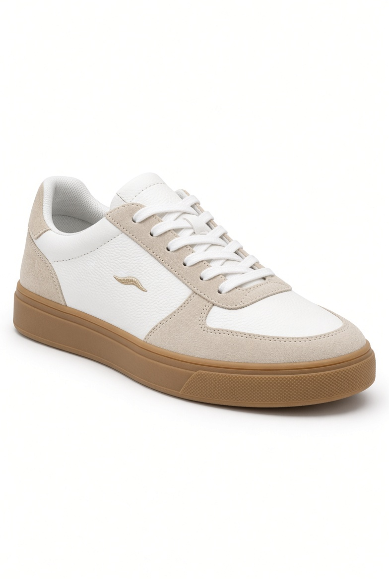 Tenis blancos y beige con suela de goma